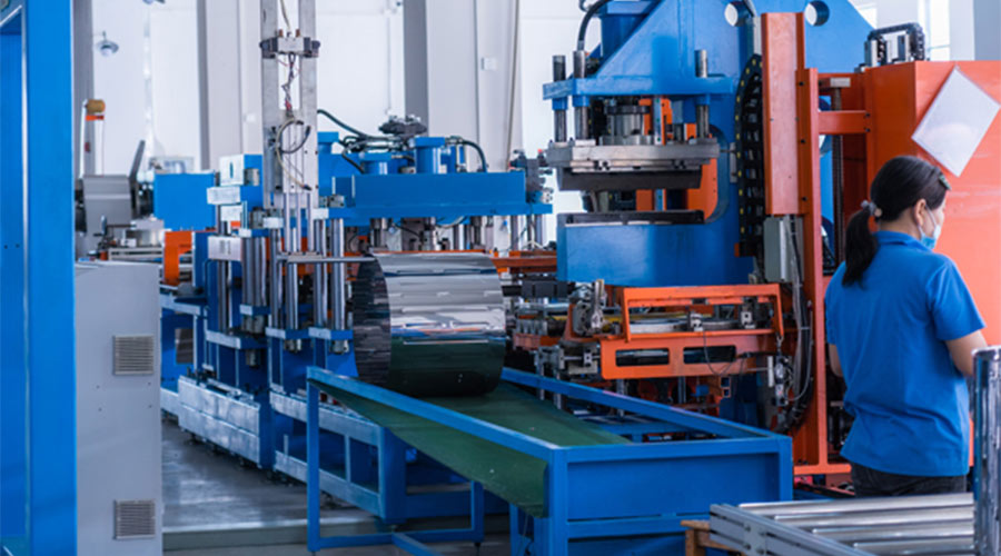 工廠生產(chǎn)：不同的生產(chǎn)線對應(yīng)滾筒衣服烘干機(jī)哪個(gè)部分